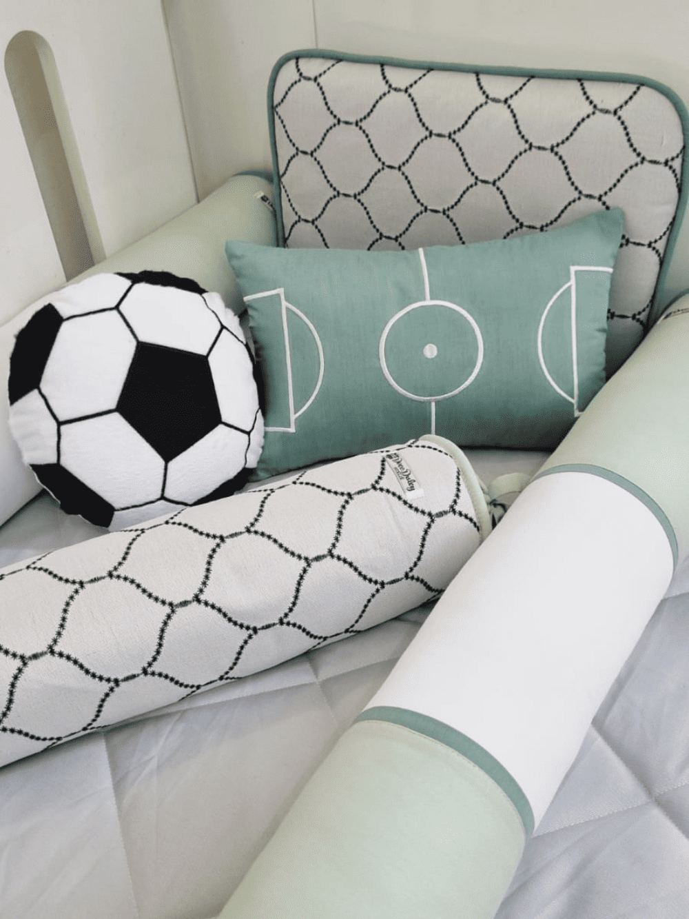 Kit berço infantil tema futebol
